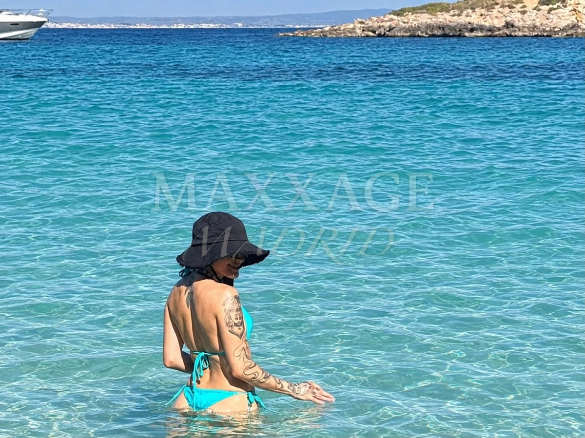 Abby escort colombiana Madrid Maxxage Madrid