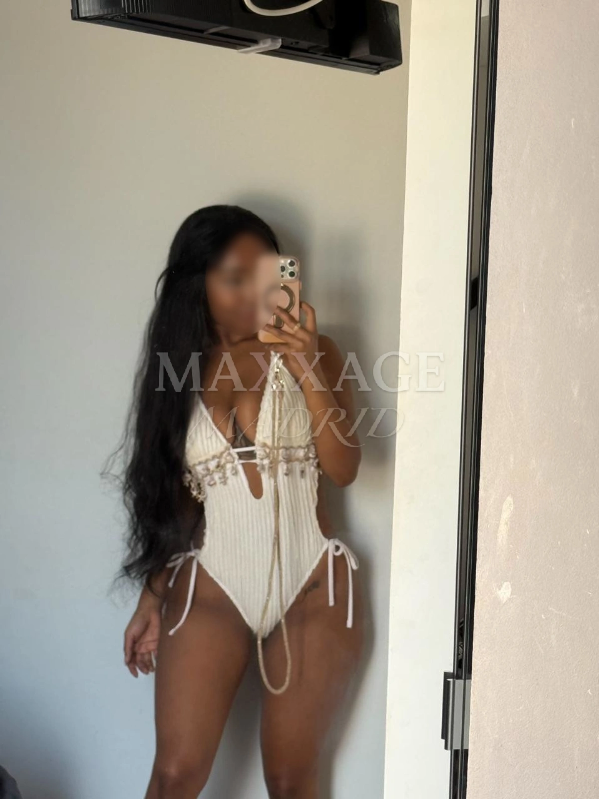 Electra escort colombiana Madrid Maxxage Madrid
